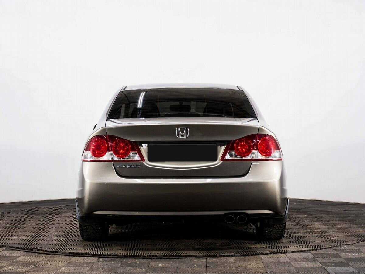 Honda Civic с пробегом — 2008 год. Фото: #4