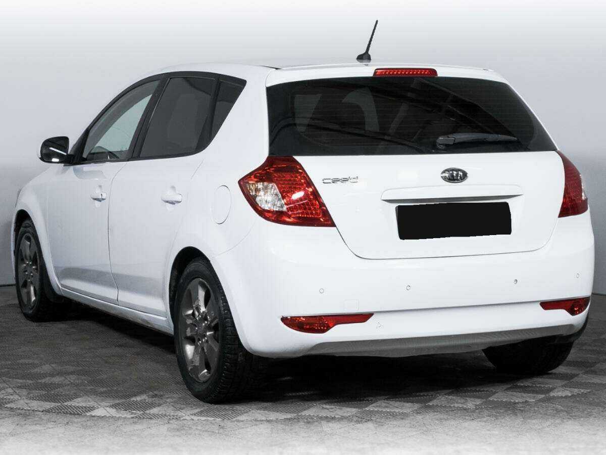 Kia Ceed с пробегом — 2010 год. Фото: #6