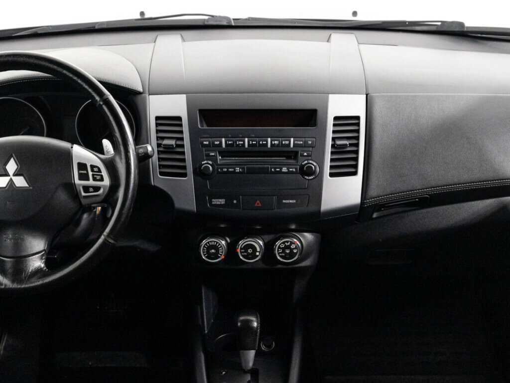 Mitsubishi Outlander с пробегом — 2011 год. Фото: #13