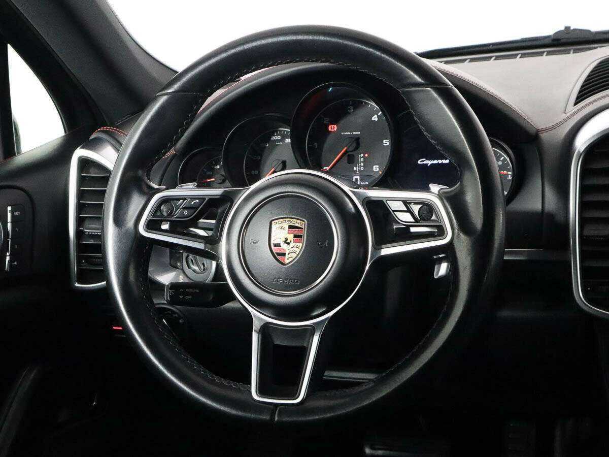 Porsche Cayenne с пробегом — 2016 год. Фото: #10