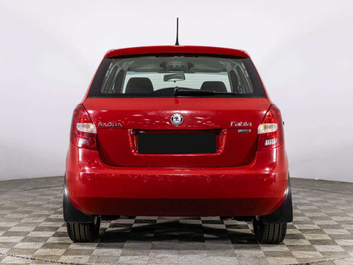 Skoda Fabia с пробегом — 2011 год. Фото: #4