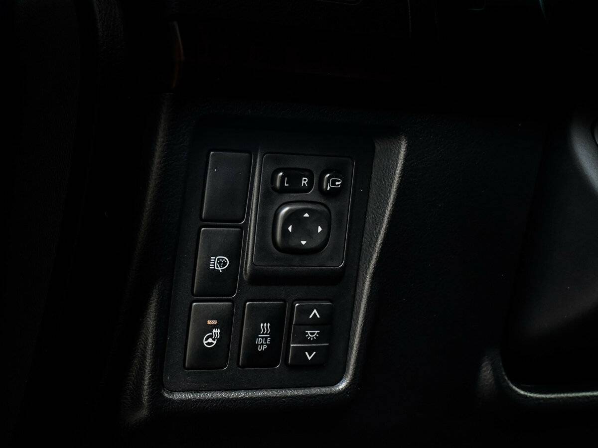 Toyota Land Cruiser Prado с пробегом — 2015 год. Фото: #20
