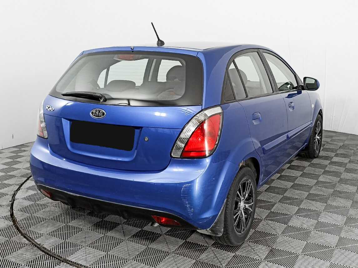 Kia Rio с пробегом — 2010 год. Фото: #4