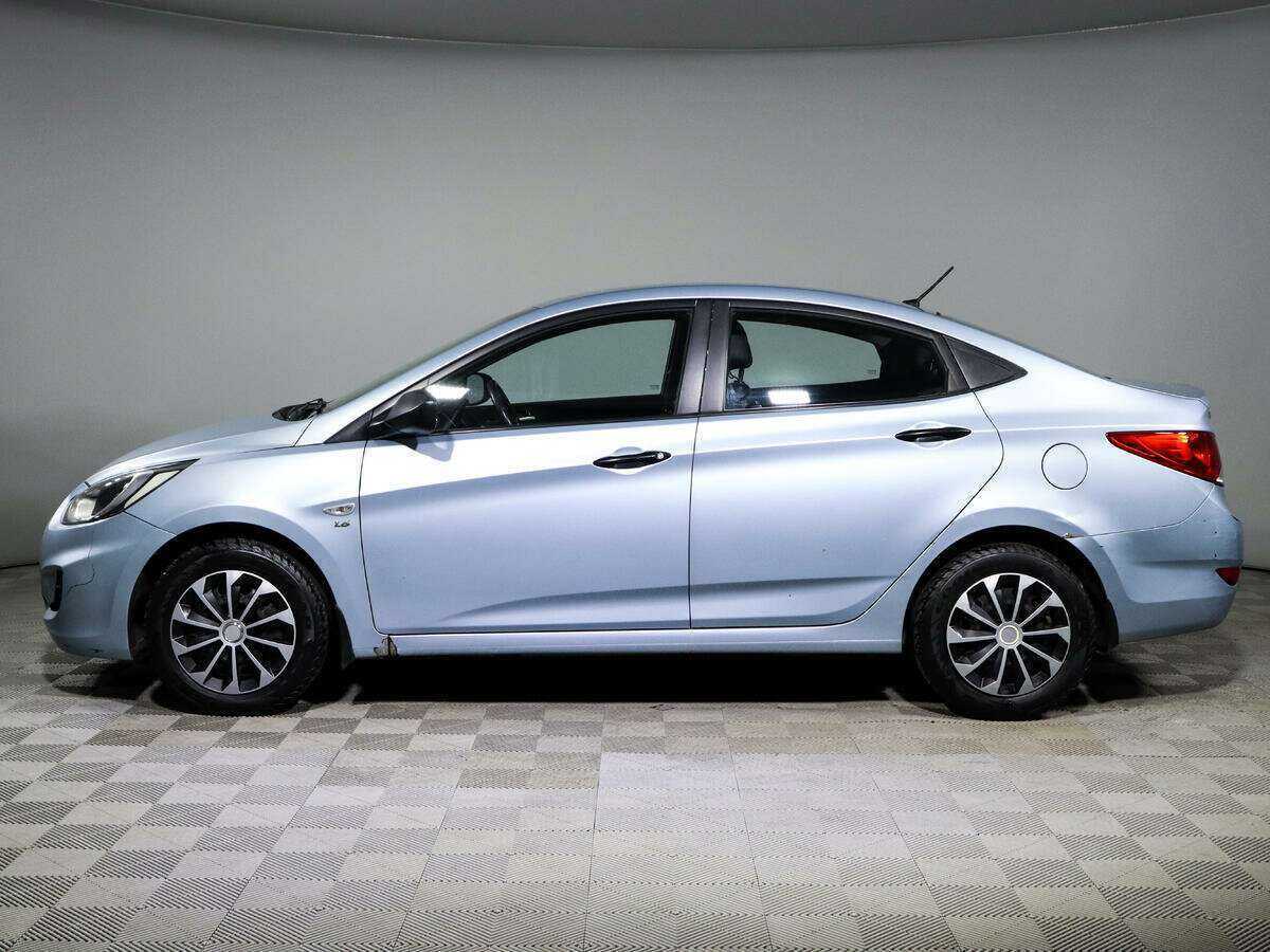 Hyundai Solaris с пробегом — 2011 год. Фото: #7