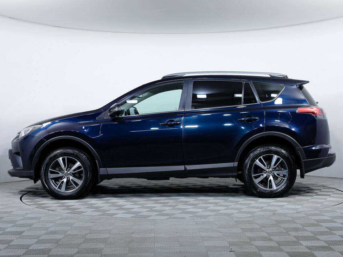 Toyota RAV4 с пробегом — 2019 год. Фото: #6