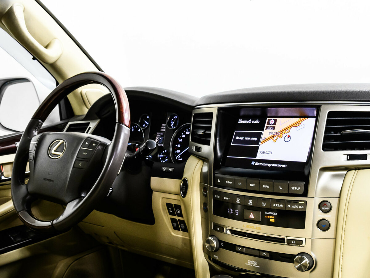 Lexus LX с пробегом — 2012 год. Фото: #6