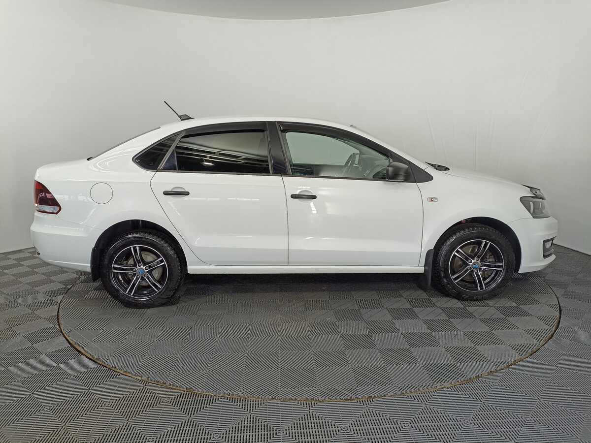 Volkswagen Polo с пробегом — 2020 год. Фото: #3