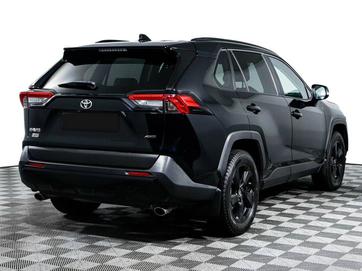 Toyota RAV4 с пробегом — 2021 год. Фото: #4
