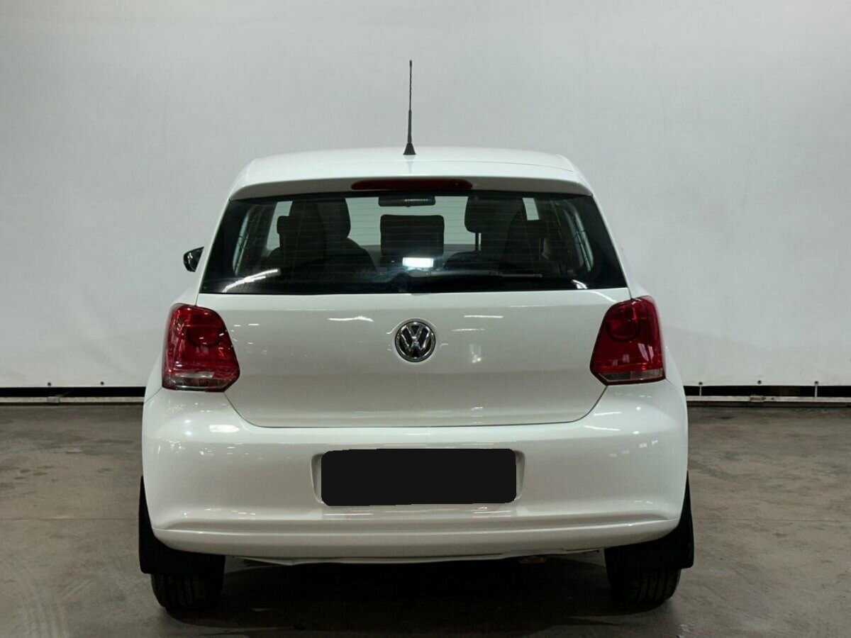 Volkswagen Polo с пробегом — 2011 год. Фото: #6