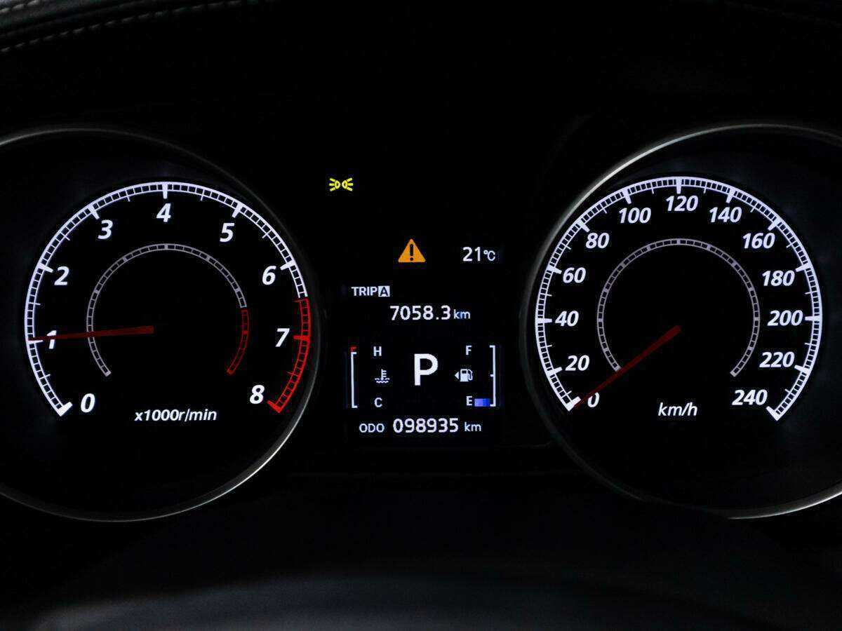 Mitsubishi Outlander с пробегом — 2010 год. Фото: #11