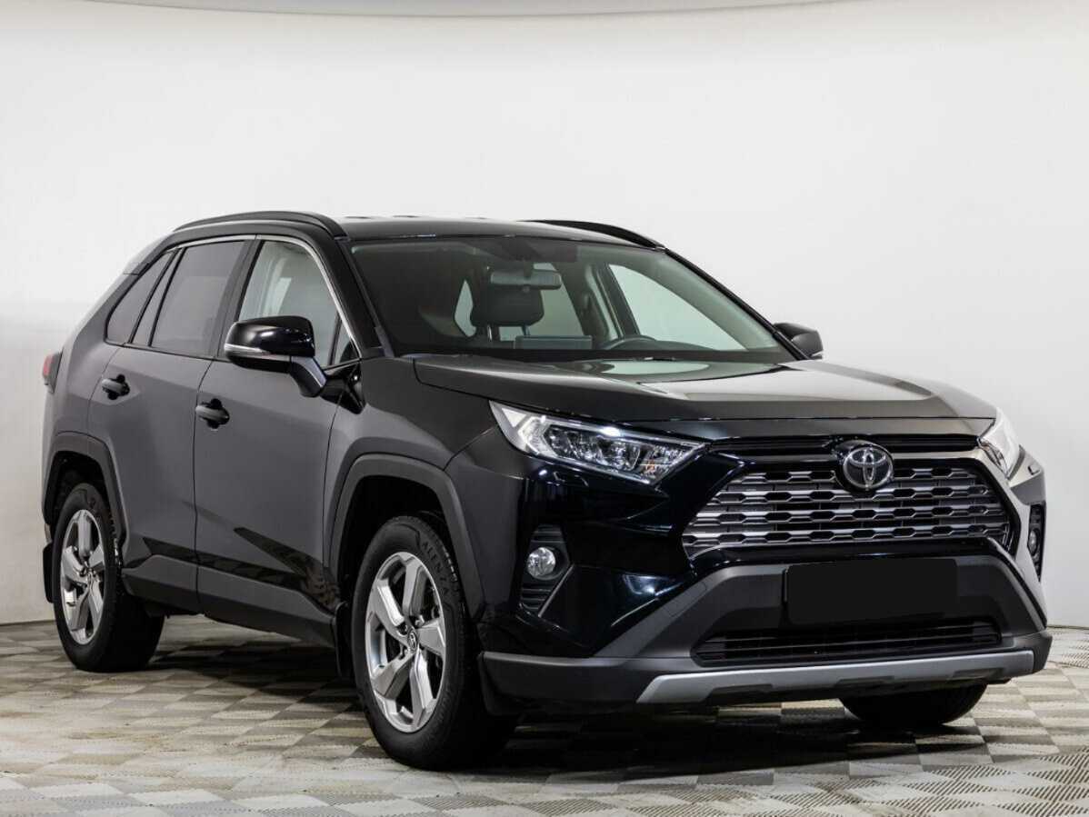 Toyota RAV4 с пробегом — 2020 год. Фото: #1