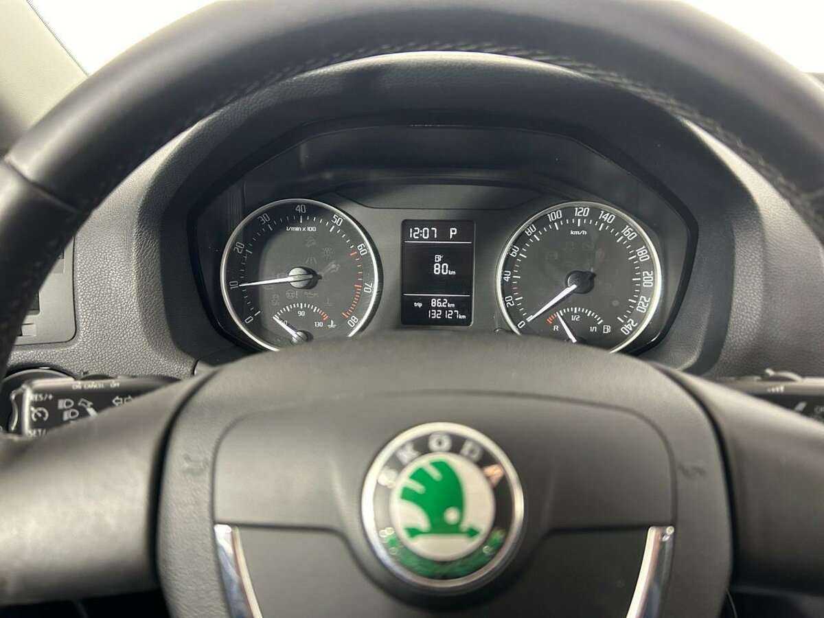 Skoda Octavia с пробегом — 2012 год. Фото: #10