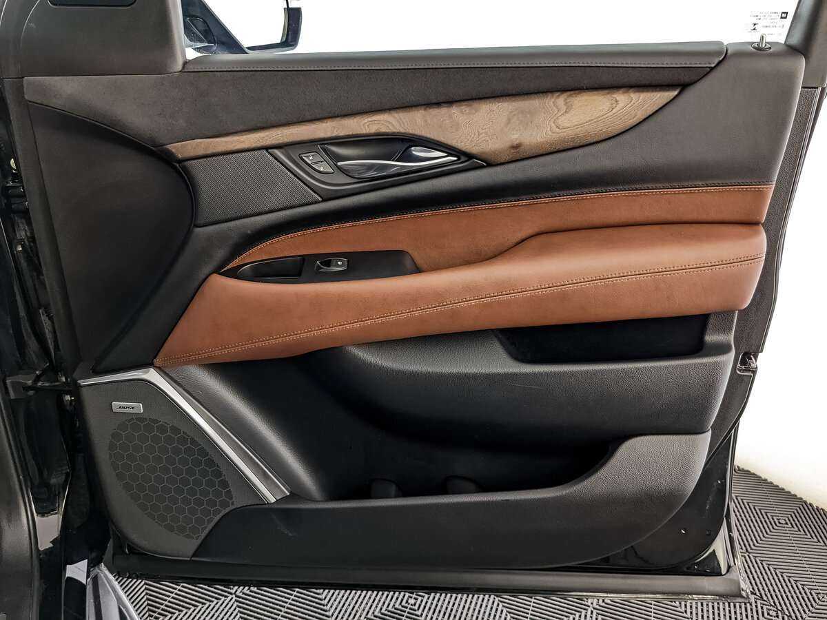 Cadillac Escalade с пробегом — 2019 год. Фото: #19