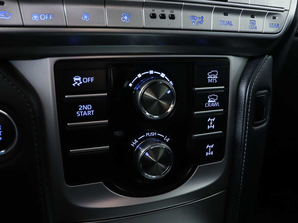 Toyota Land Cruiser Prado с пробегом — 2020 год. Фото: #17