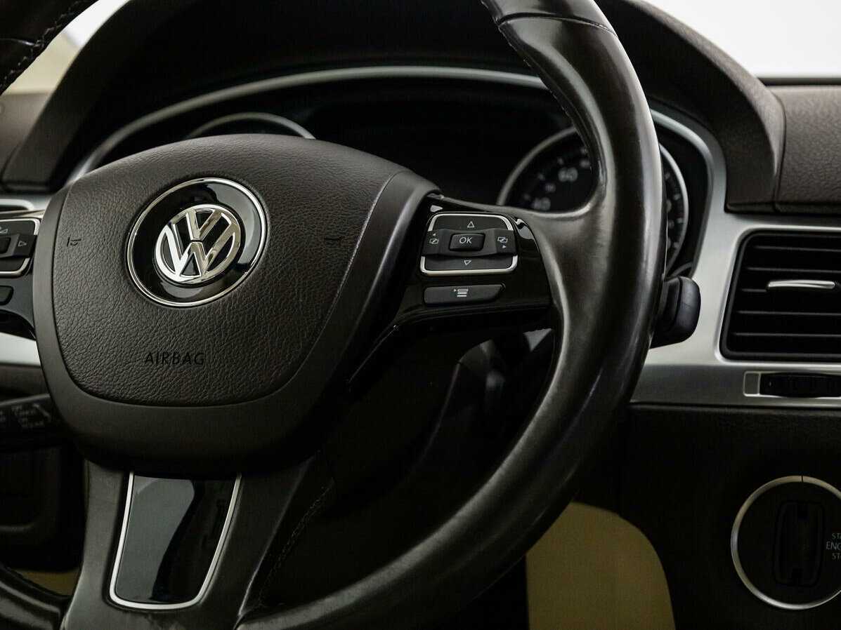 Volkswagen Touareg с пробегом — 2011 год. Фото: #14
