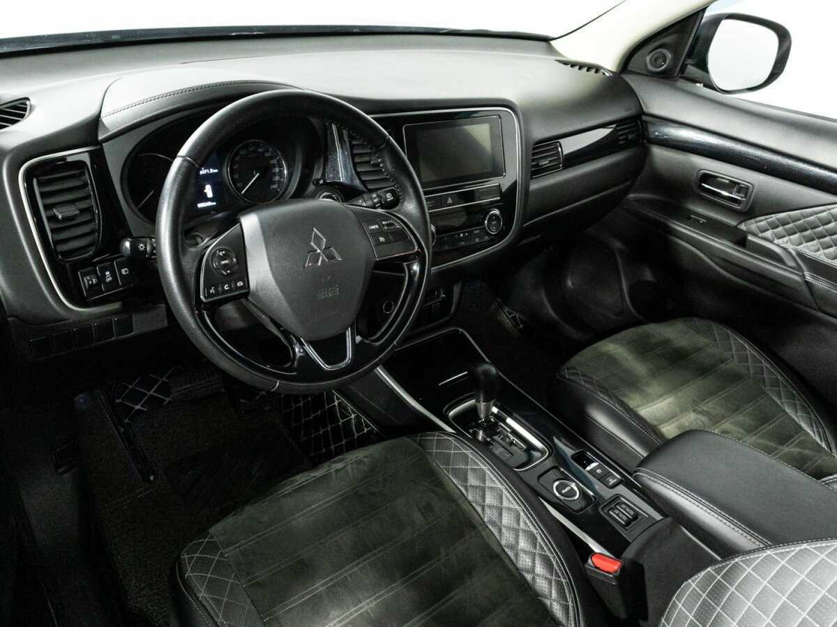 Mitsubishi Outlander с пробегом — 2019 год. Фото: #10