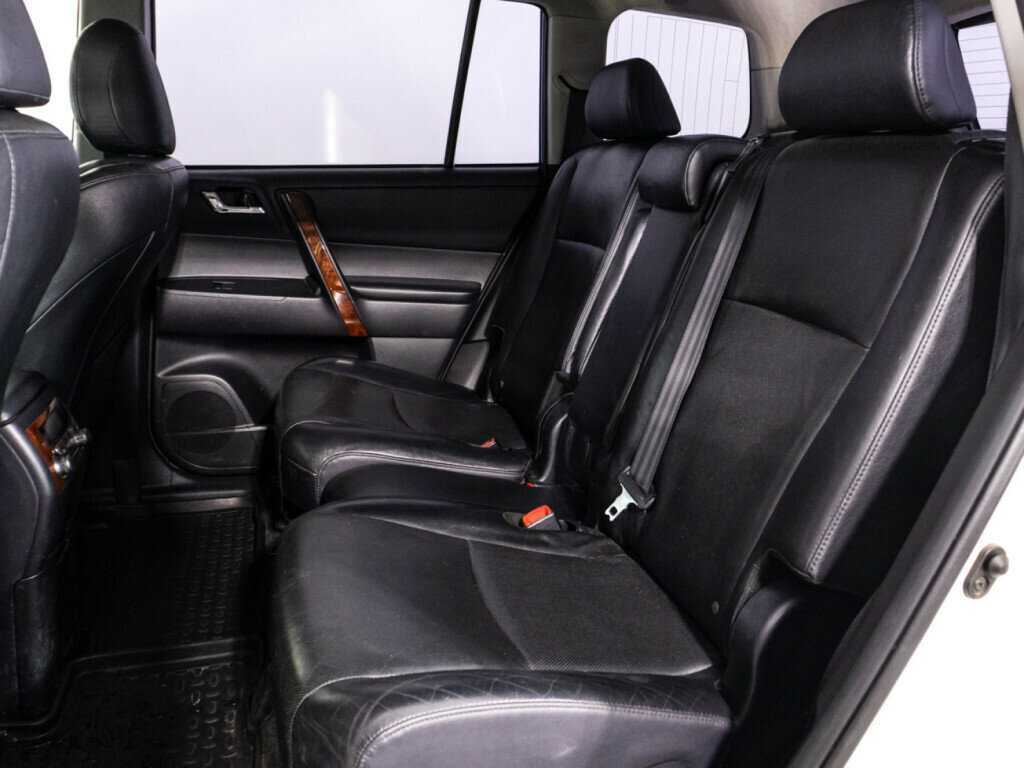 Toyota Highlander с пробегом — 2012 год. Фото: #9