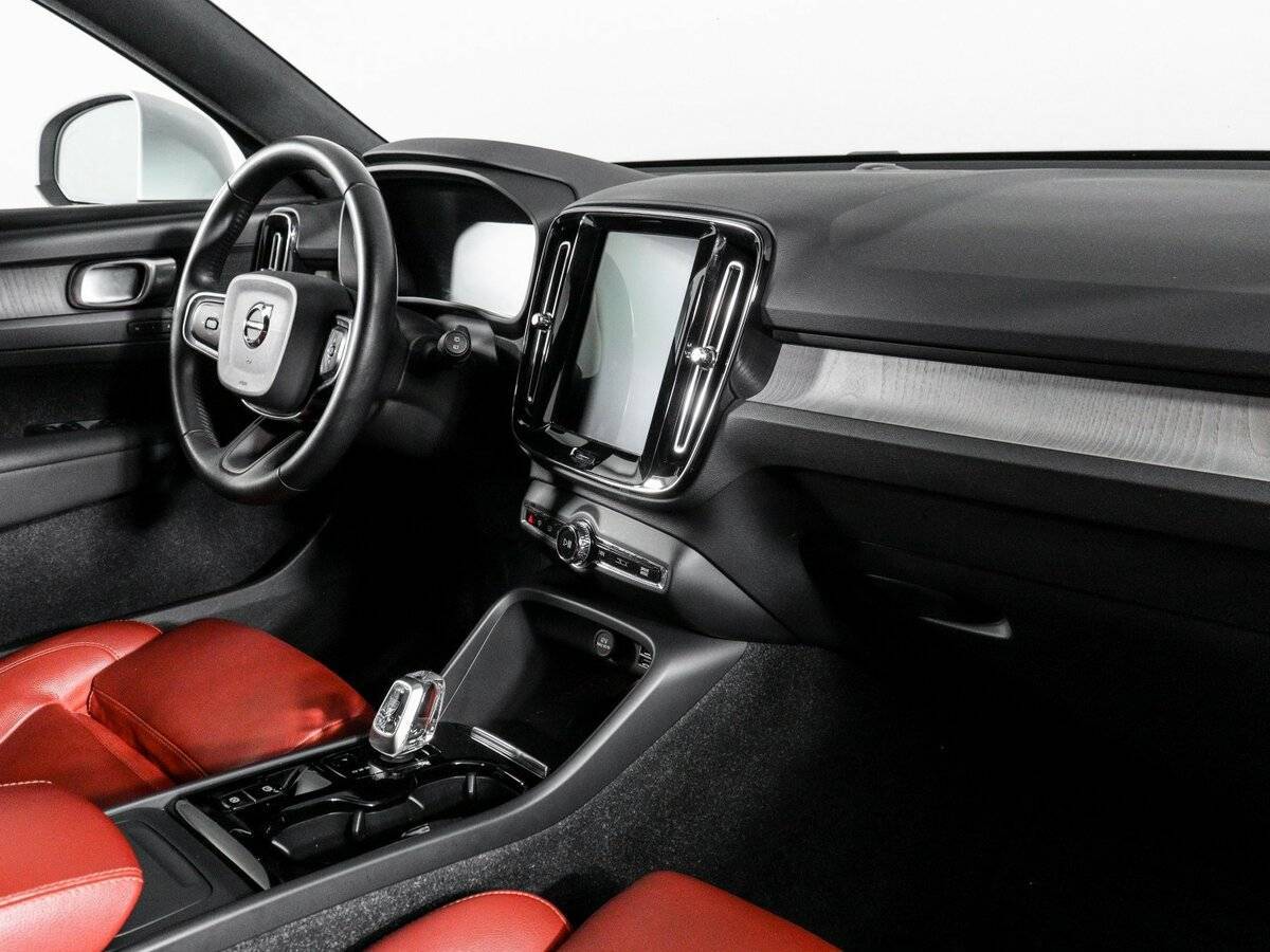Volvo XC40 с пробегом — 2020 год. Фото: #11