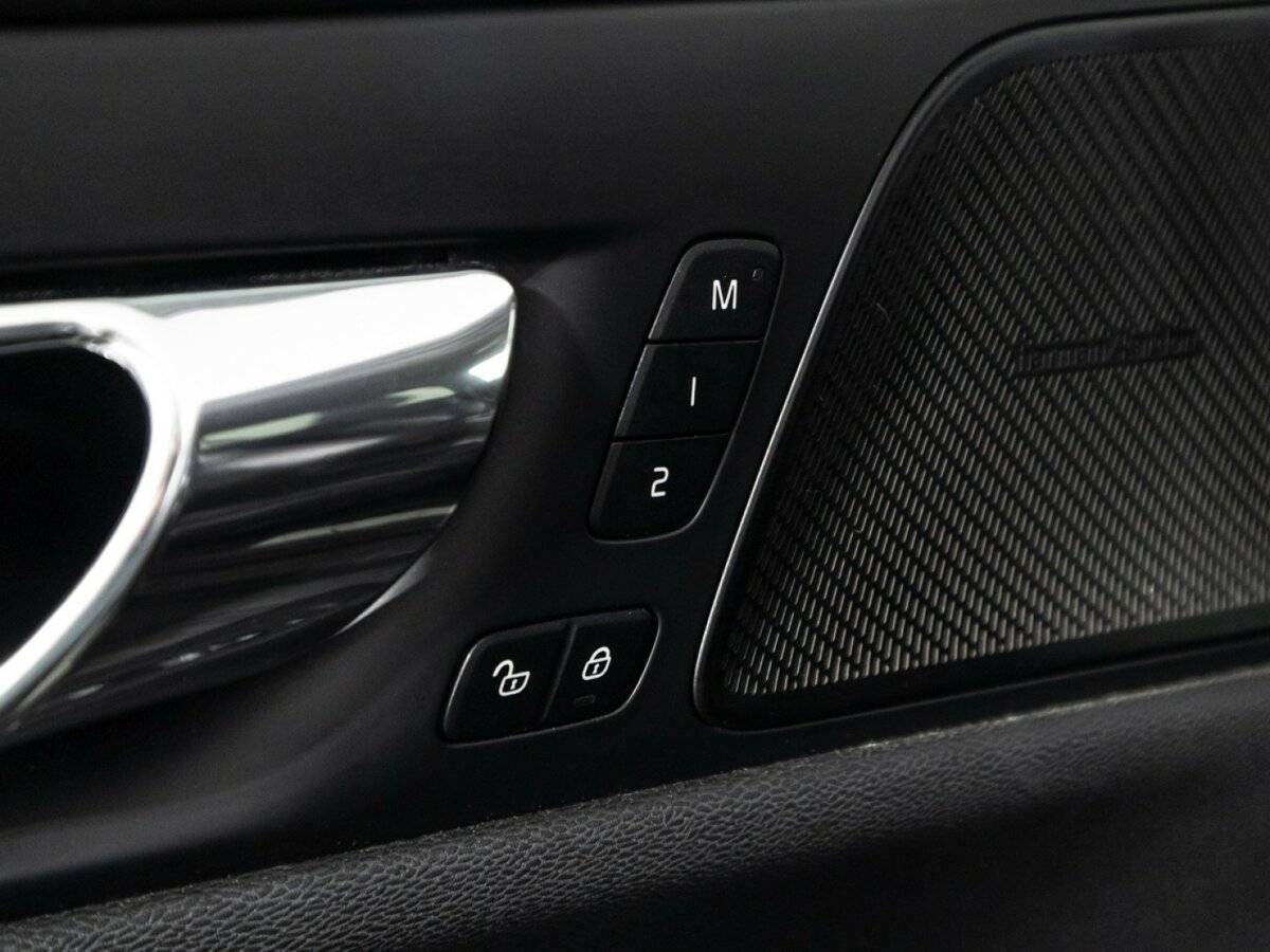 Volvo V60 Cross Country с пробегом — 2019 год. Фото: #21