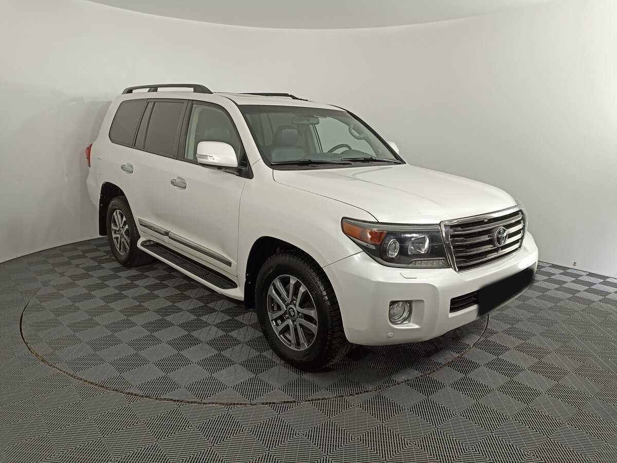 Toyota Land Cruiser с пробегом — 2015 год. Фото: #2