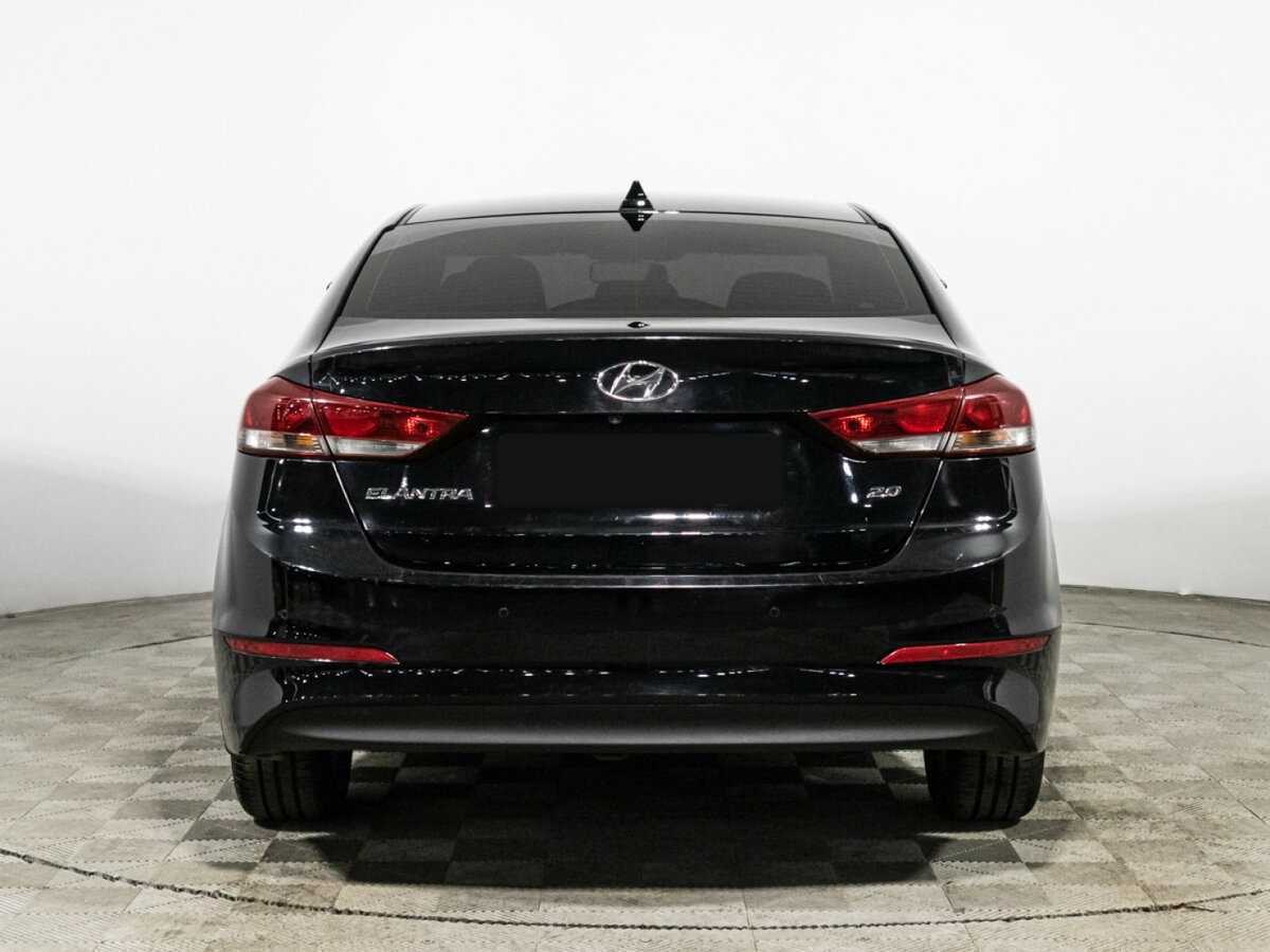 Hyundai Elantra с пробегом — 2017 год. Фото: #5
