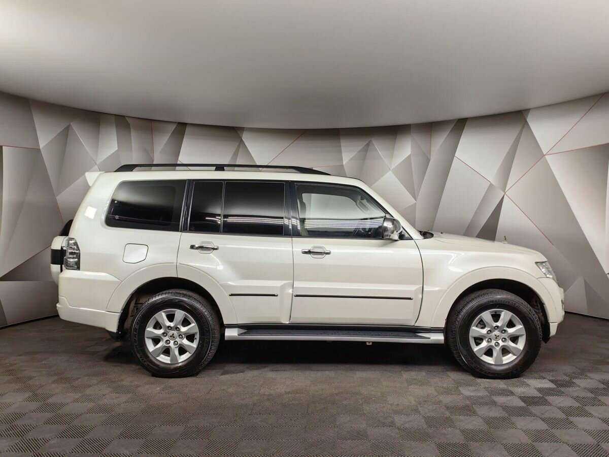 Mitsubishi Pajero с пробегом — 2021 год. Фото: #5