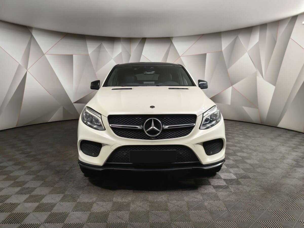 Mercedes-Benz GLE Coupe с пробегом — 2017 год. Фото: #6