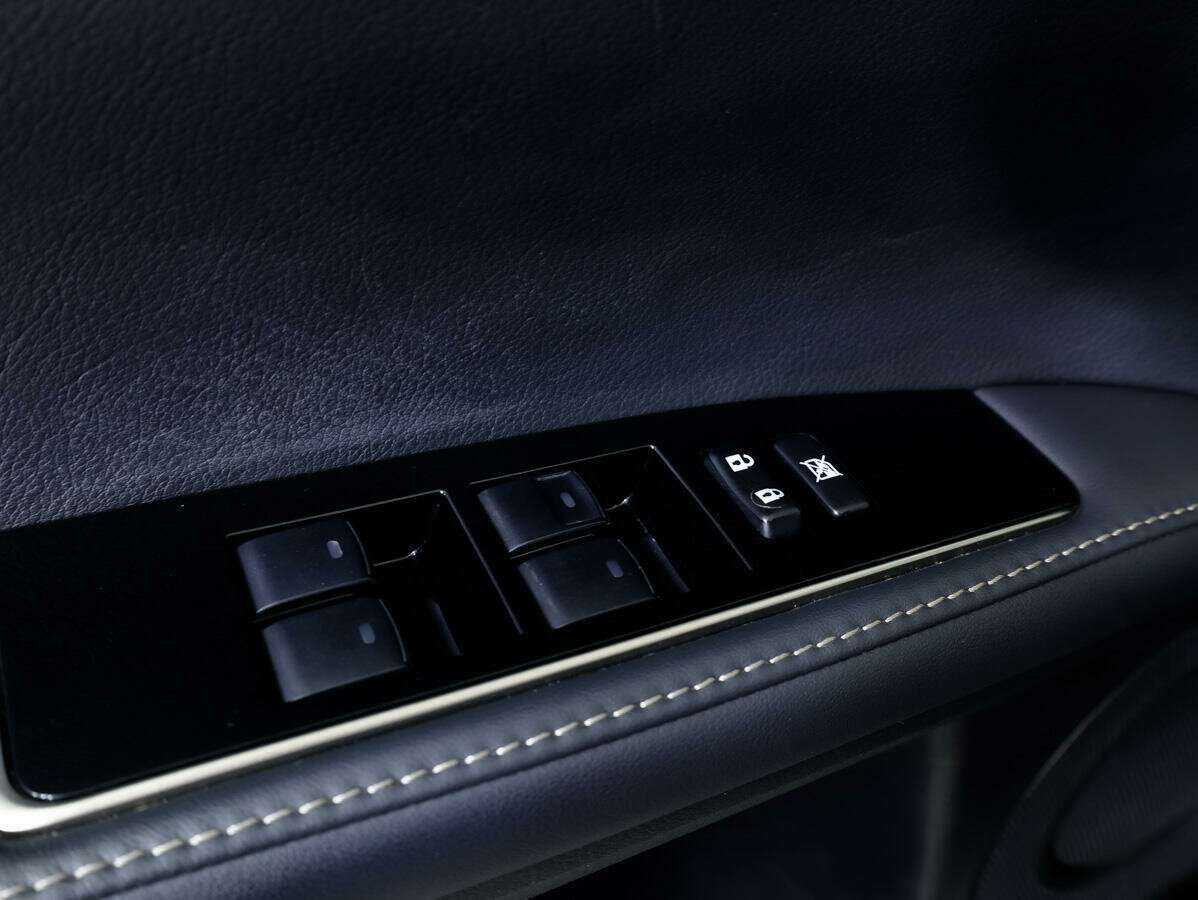 Lexus ES с пробегом — 2017 год. Фото: #31