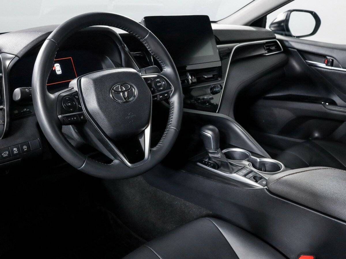 Toyota Camry с пробегом — 2023 год. Фото: #13