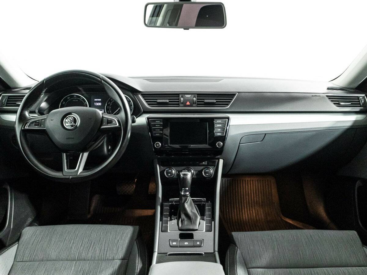 Skoda Superb с пробегом — 2015 год. Фото: #12