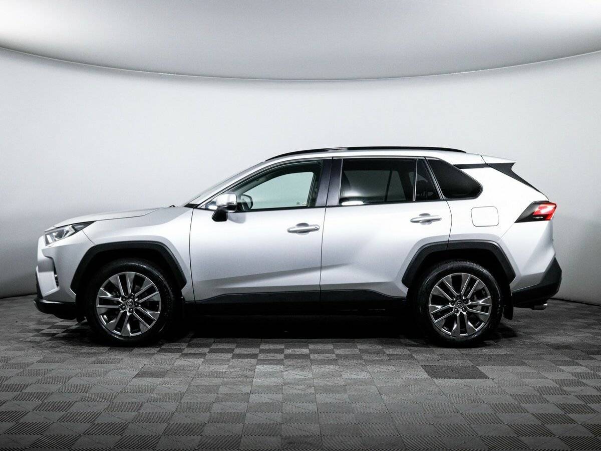 Toyota RAV4 с пробегом — 2021 год. Фото: #7