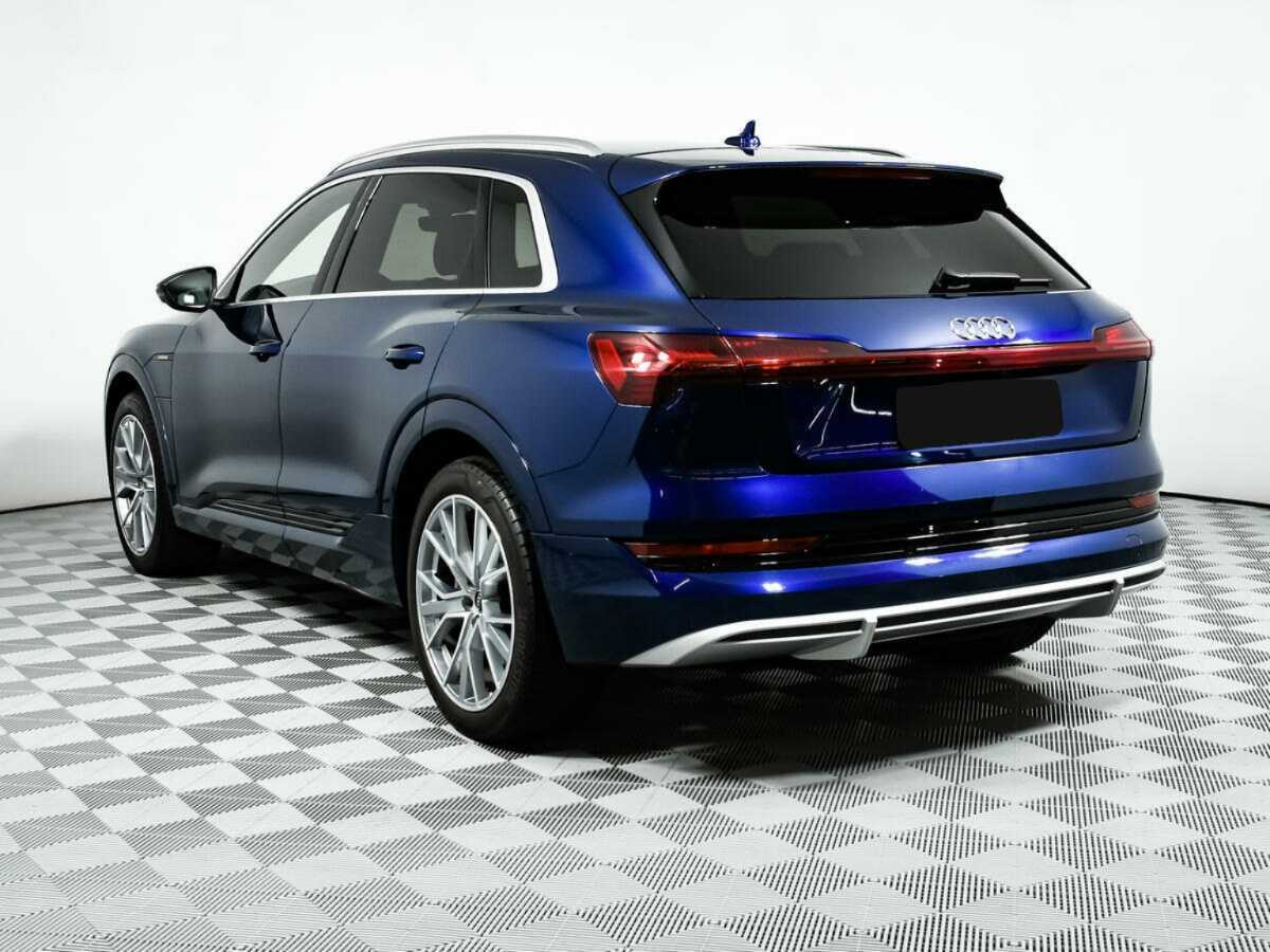 Audi e-tron с пробегом — 2022 год. Фото: #6