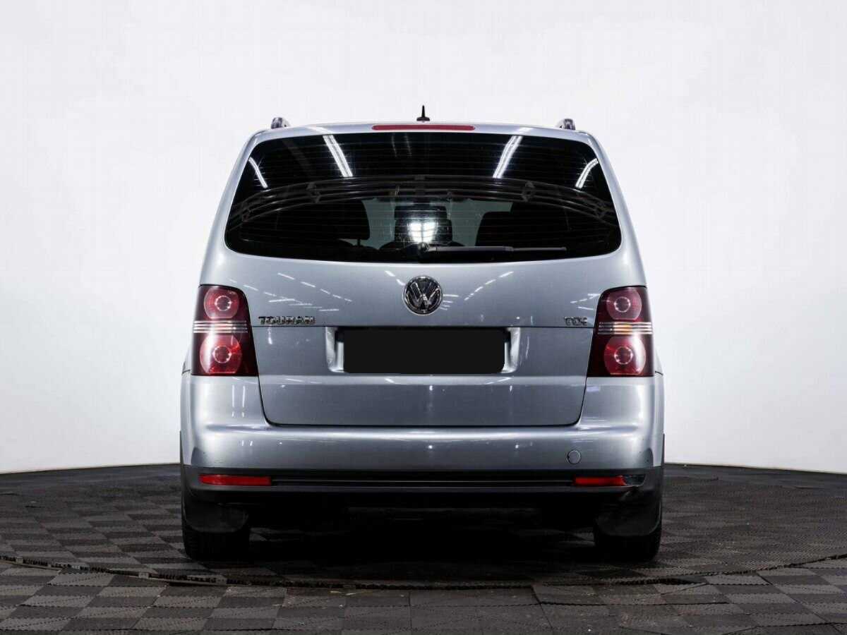 Volkswagen Touran с пробегом — 2008 год. Фото: #4