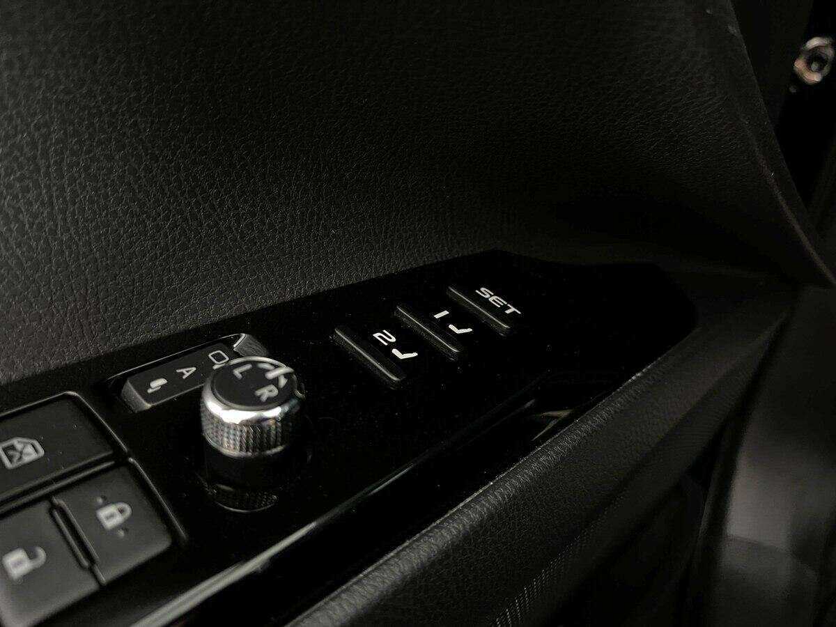 Toyota Camry с пробегом — 2019 год. Фото: #13