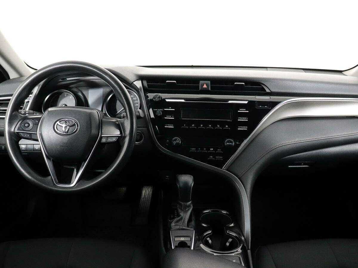 Toyota Camry с пробегом — 2020 год. Фото: #10