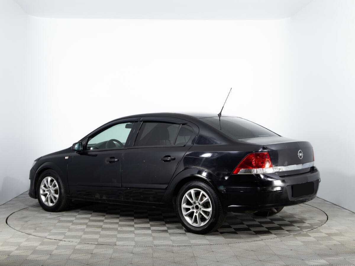 Opel Astra с пробегом — 2008 год. Фото: #6