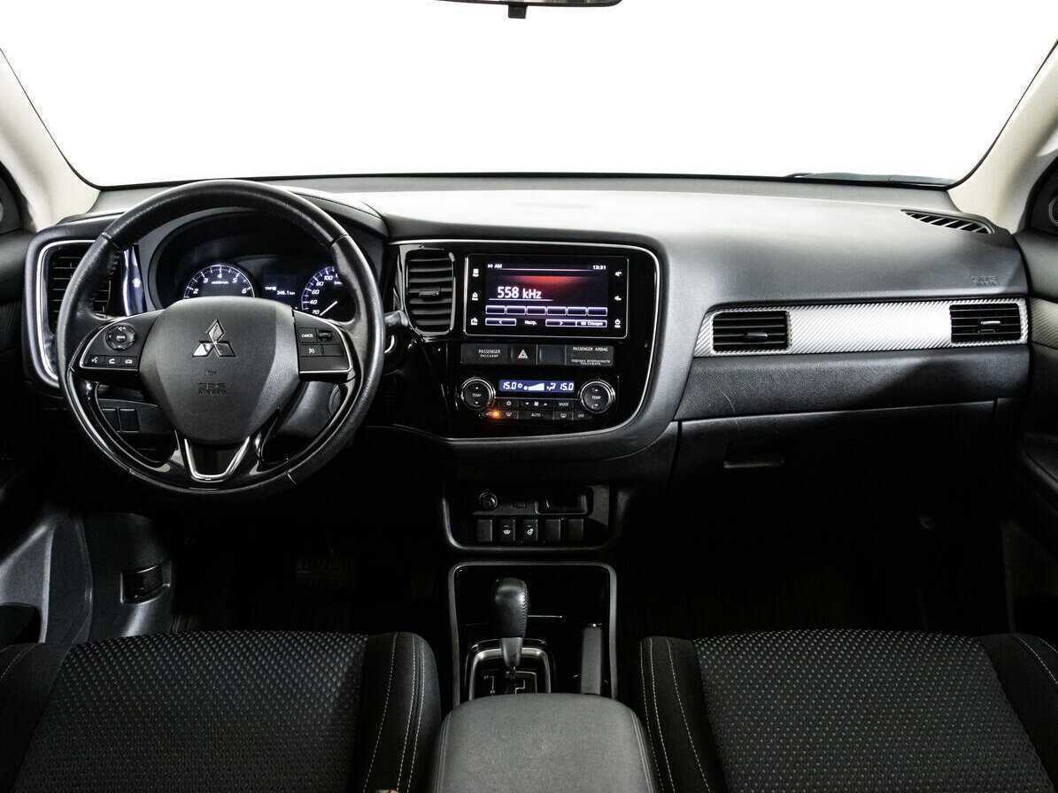 Mitsubishi Outlander с пробегом — 2018 год. Фото: #9