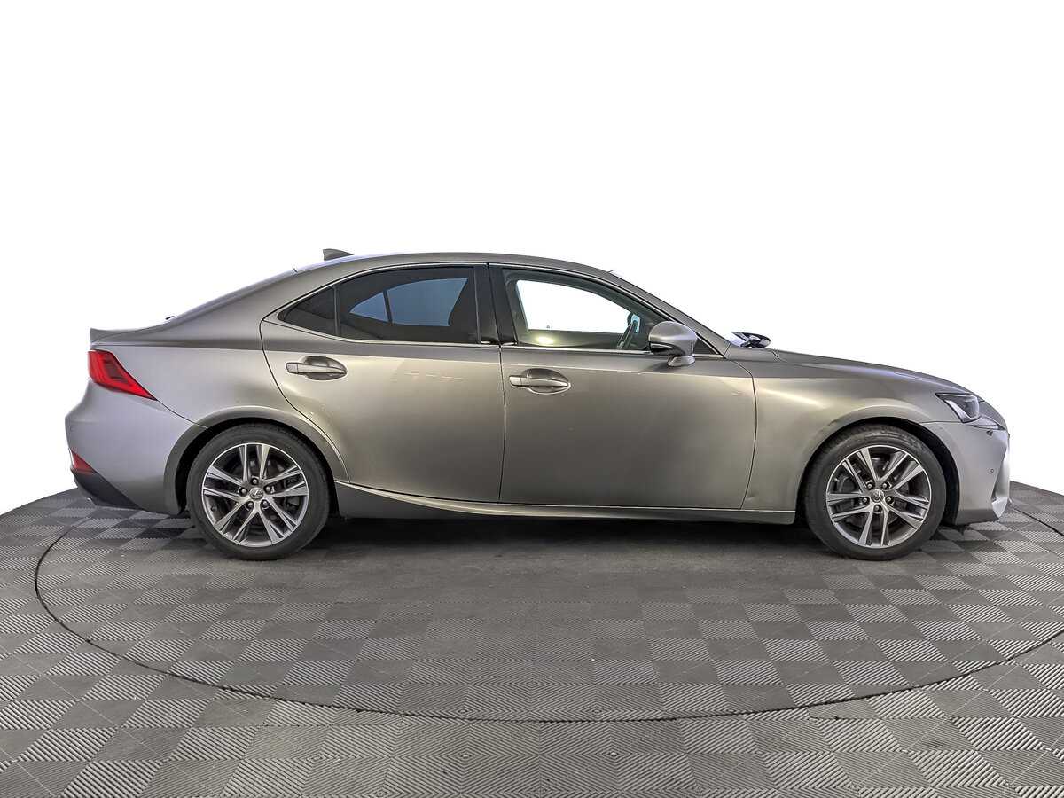Lexus IS с пробегом — 2018 год. Фото: #3