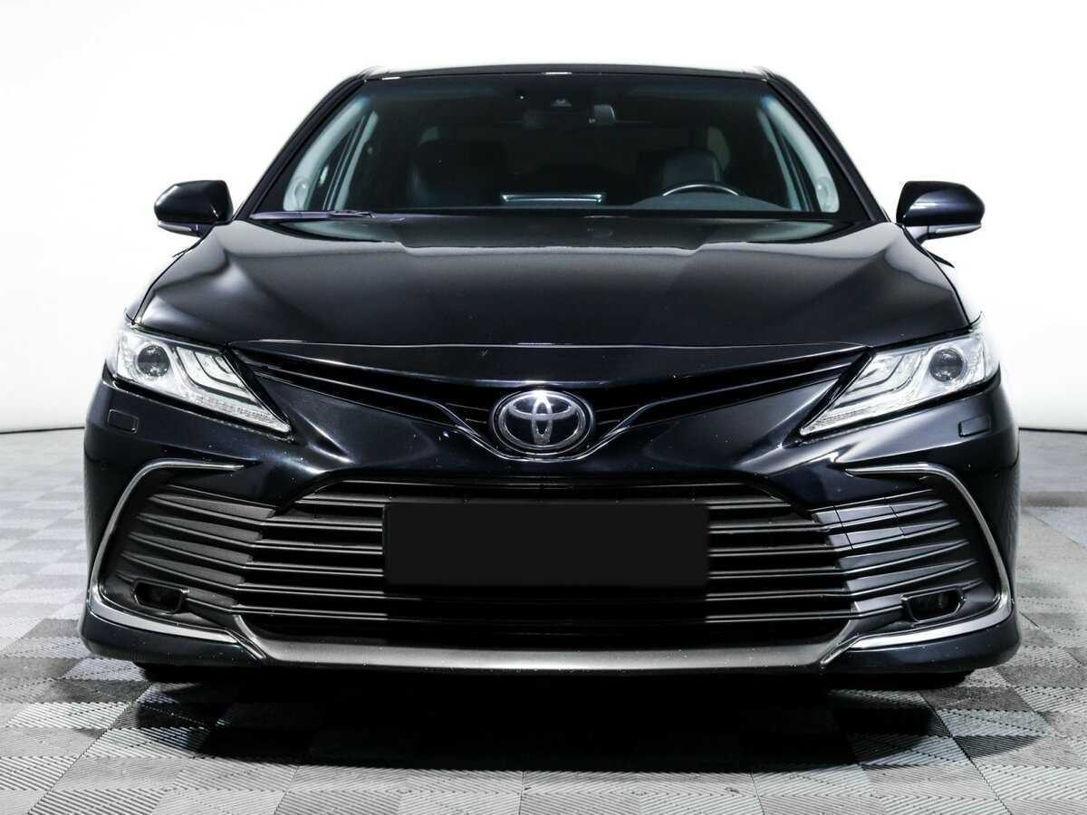 Toyota Camry с пробегом — 2021 год. Фото: #1