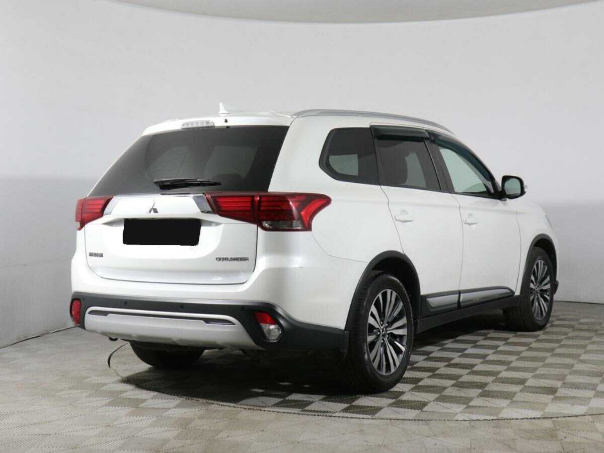 Mitsubishi Outlander с пробегом — 2019 год. Фото: #4