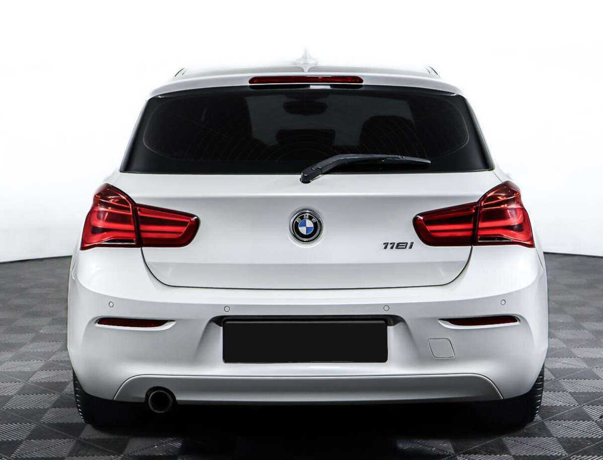 BMW 1 серии с пробегом — 2017 год. Фото: #2