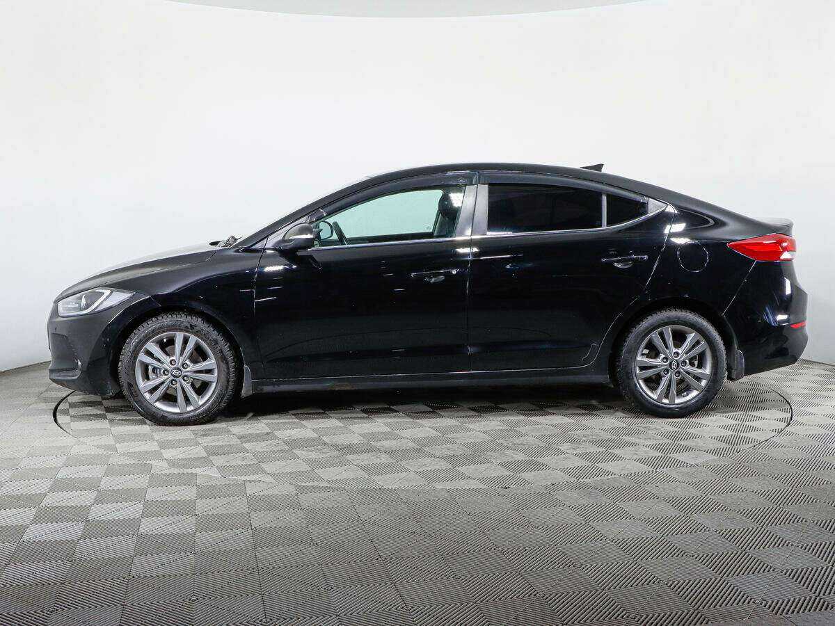 Hyundai Elantra с пробегом — 2017 год. Фото: #7