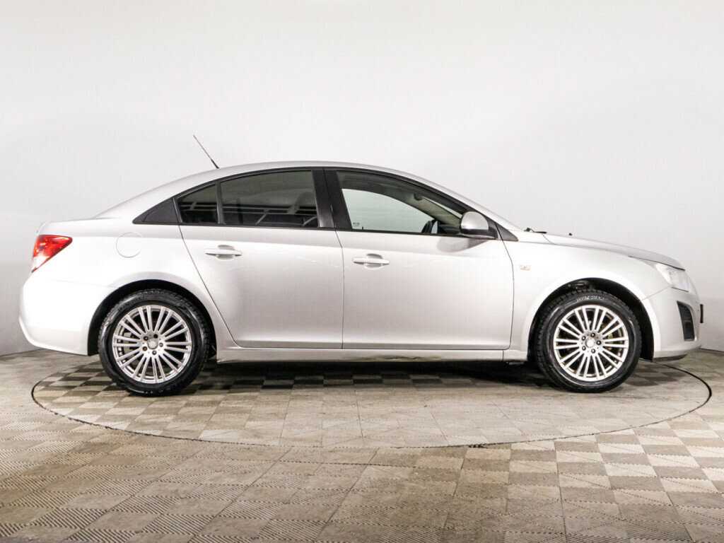 Chevrolet Cruze с пробегом — 2012 год. Фото: #3