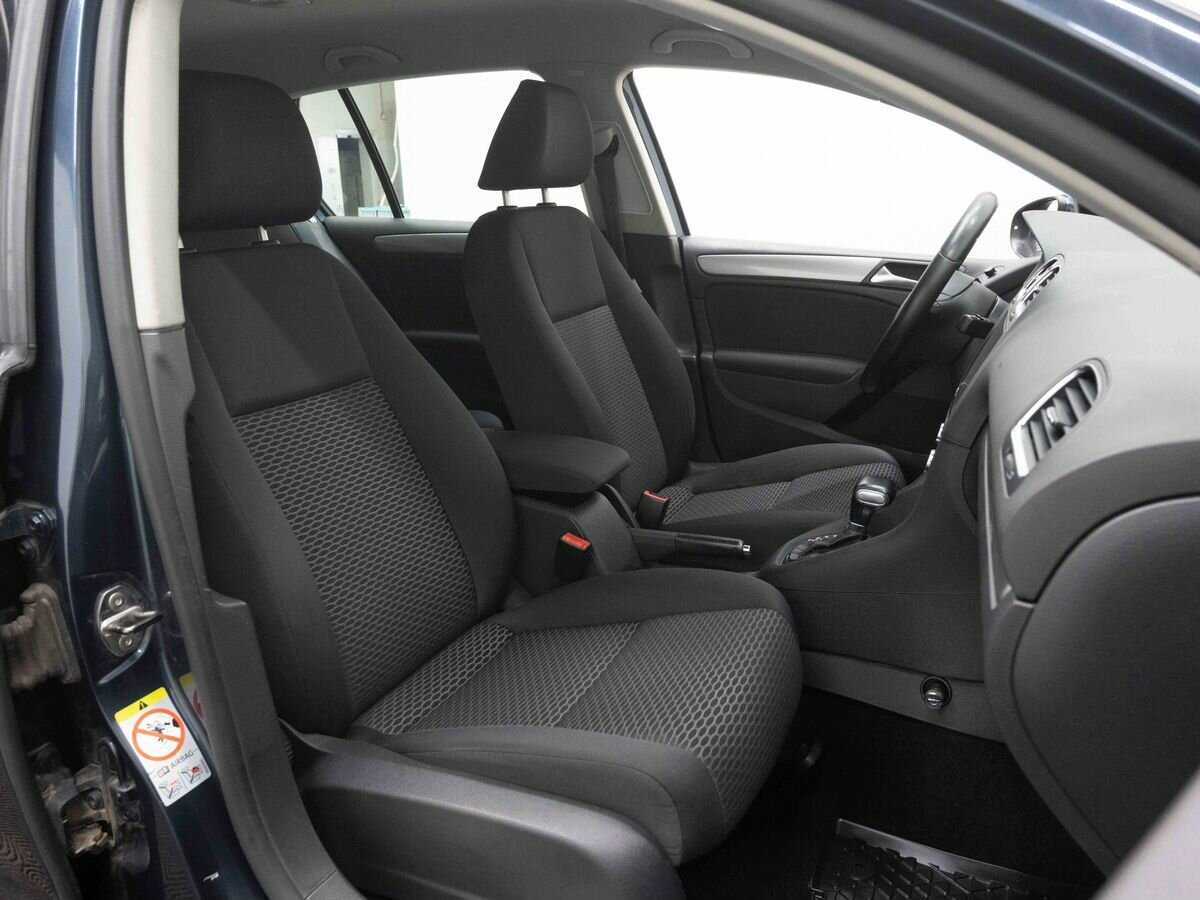 Volkswagen Golf с пробегом — 2009 год. Фото: #11