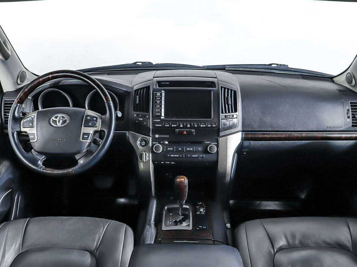 Toyota Land Cruiser с пробегом — 2010 год. Фото: #11