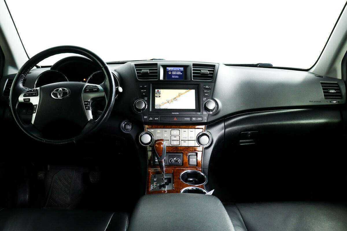 Toyota Highlander с пробегом — 2012 год. Фото: #10