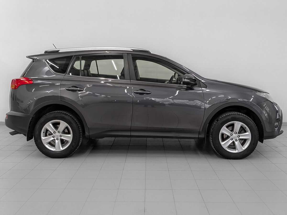 Toyota RAV4 с пробегом — 2014 год. Фото: #3