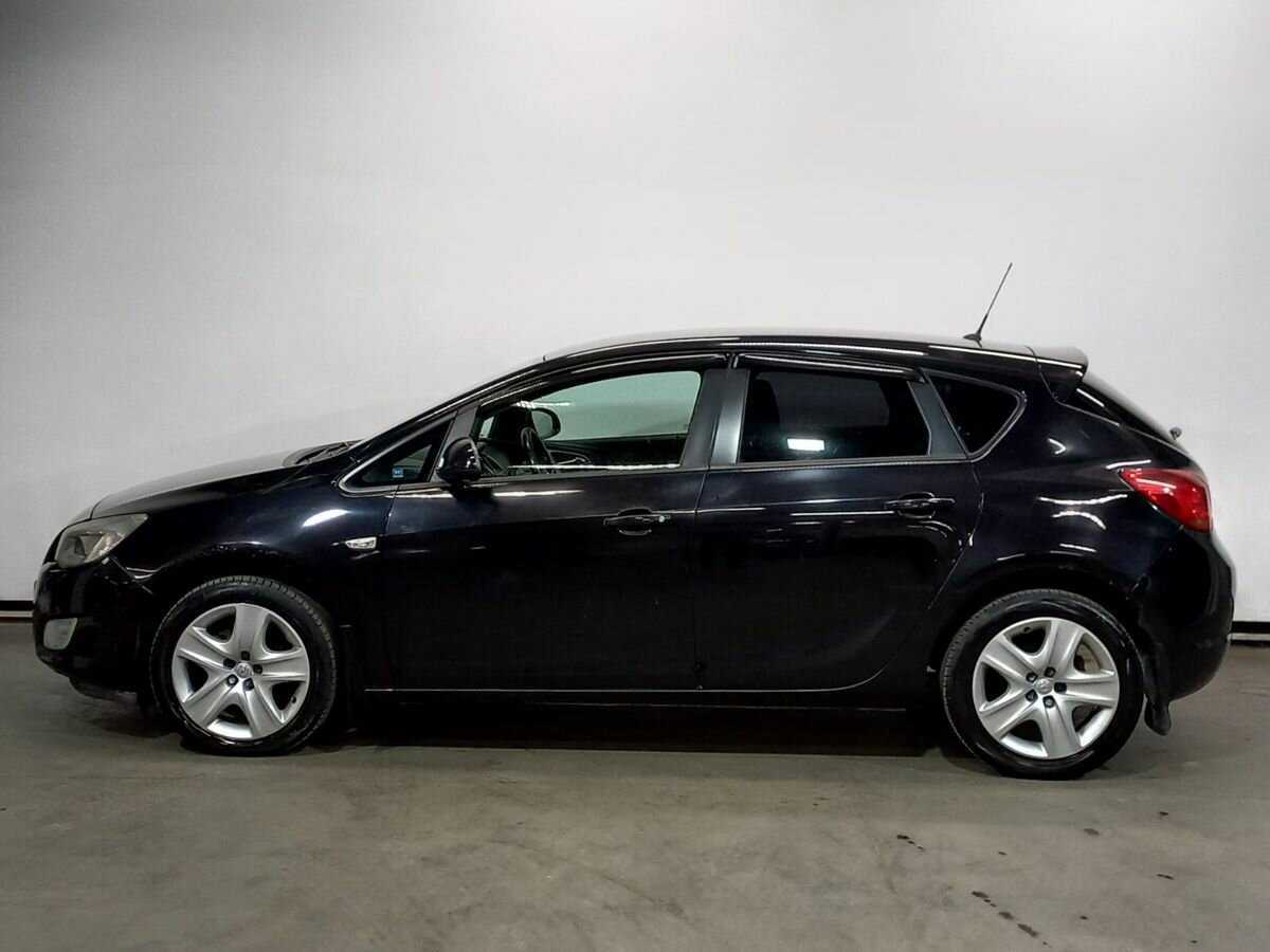 Opel Astra с пробегом — 2010 год. Фото: #4