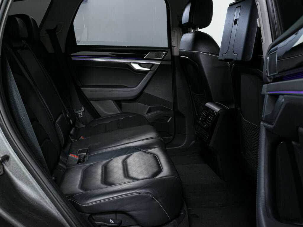 Volkswagen Touareg с пробегом — 2019 год. Фото: #13