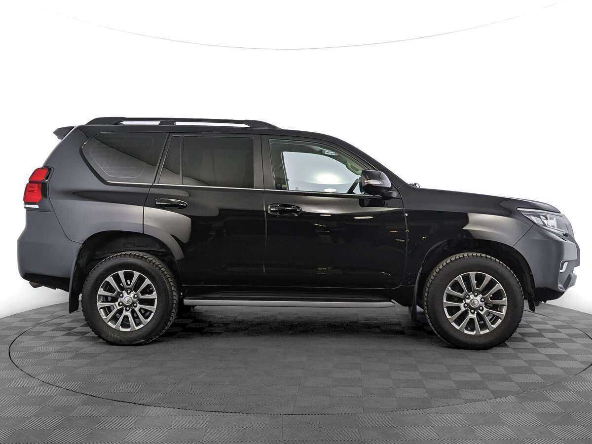 Toyota Land Cruiser Prado с пробегом — 2018 год. Фото: #3